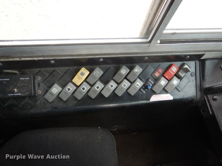 image for item FK9302 2006 Thomas Built Saf-T-Liner MVP EF  school bus