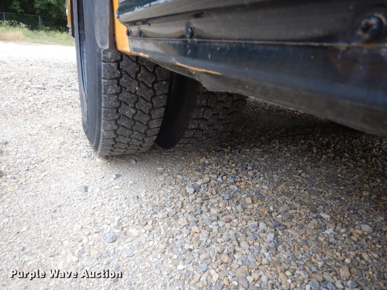 image for item FK9302 2006 Thomas Built Saf-T-Liner MVP EF  school bus