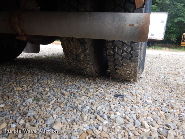 image for item FK9302 2006 Thomas Built Saf-T-Liner MVP EF  school bus