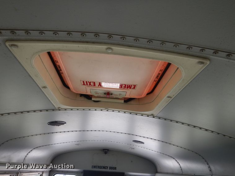 image for item FK9326 2003 Thomas Built Saf-T-Liner MVP EF  school bus