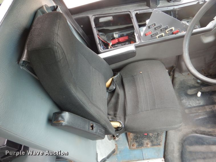 image for item FK9327 2009 Freightliner Thomas Built  school bus