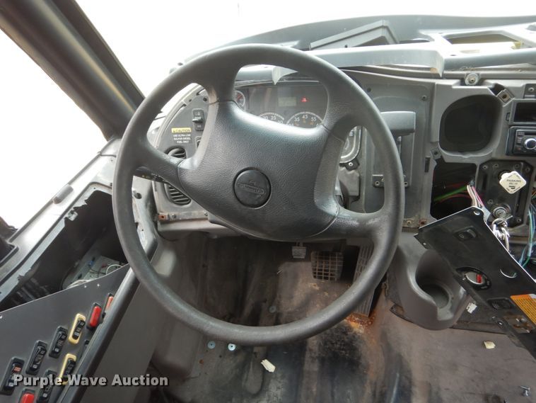 image for item FK9327 2009 Freightliner Thomas Built  school bus