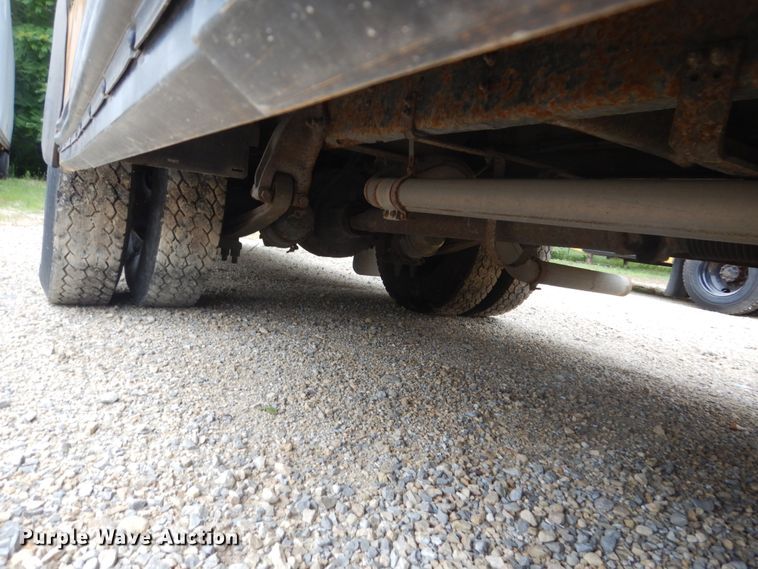 image for item FK9330 2006 Thomas Built Saf-T-Liner MVP EF  school bus