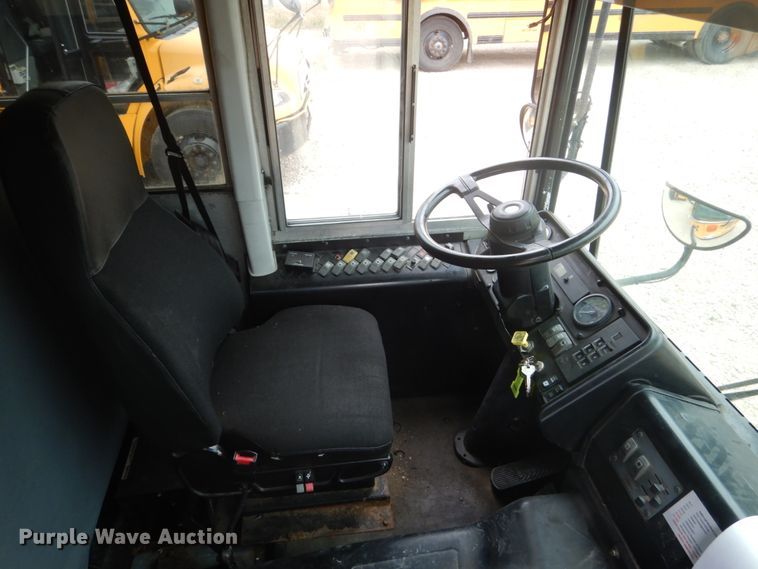 image for item FK9330 2006 Thomas Built Saf-T-Liner MVP EF  school bus