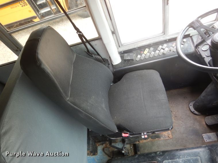 image for item FK9330 2006 Thomas Built Saf-T-Liner MVP EF  school bus