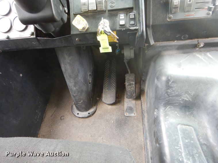 image for item FK9330 2006 Thomas Built Saf-T-Liner MVP EF  school bus