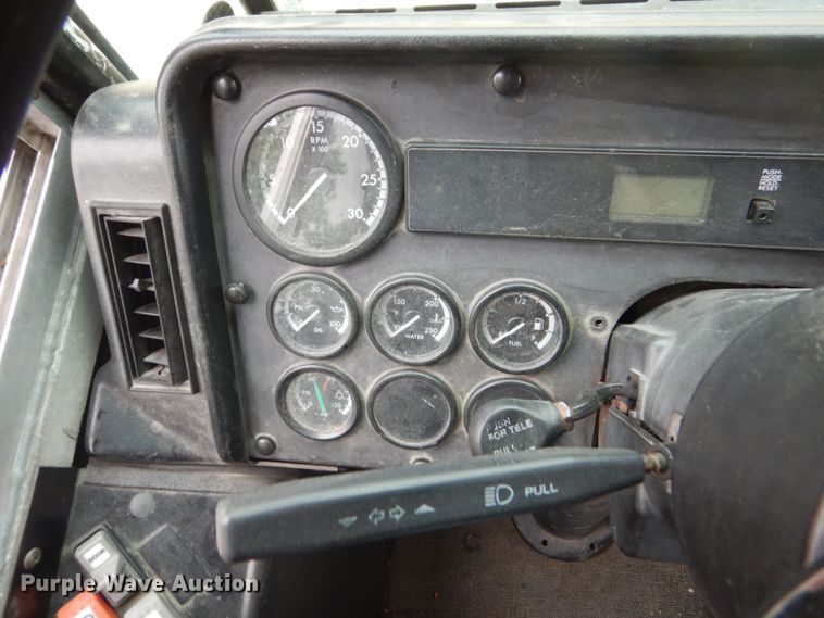 image for item FK9330 2006 Thomas Built Saf-T-Liner MVP EF  school bus