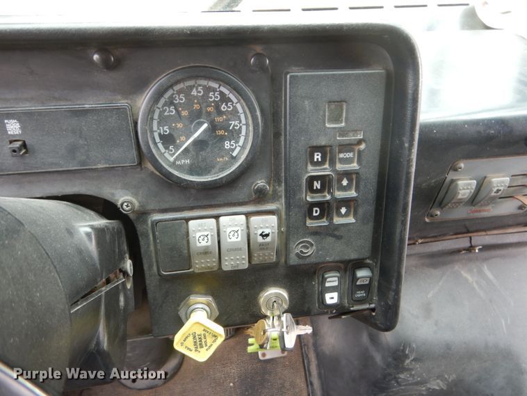 image for item FK9330 2006 Thomas Built Saf-T-Liner MVP EF  school bus