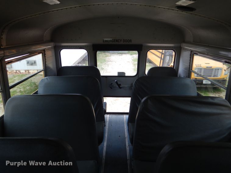 image for item FK9330 2006 Thomas Built Saf-T-Liner MVP EF  school bus