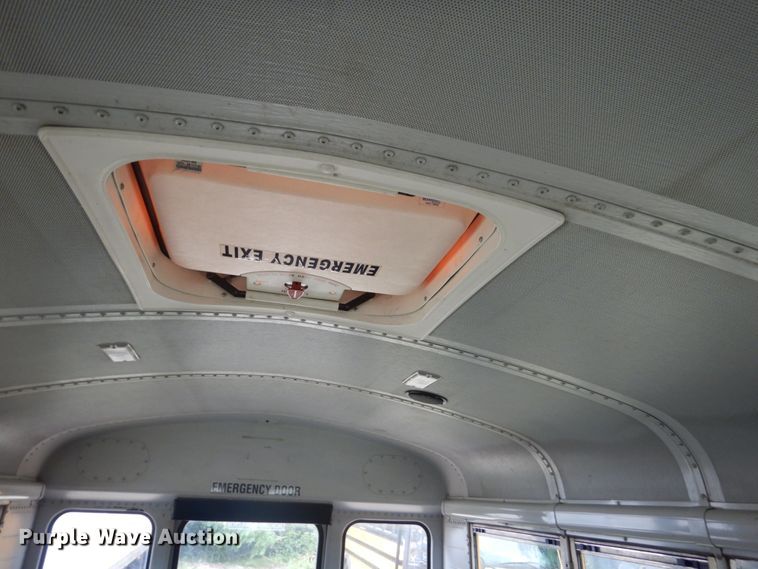 image for item FK9330 2006 Thomas Built Saf-T-Liner MVP EF  school bus