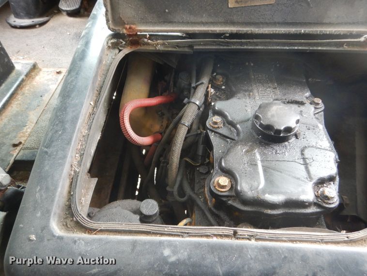 image for item FK9330 2006 Thomas Built Saf-T-Liner MVP EF  school bus