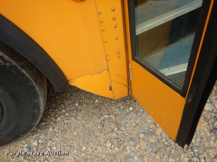 image for item FK9330 2006 Thomas Built Saf-T-Liner MVP EF  school bus