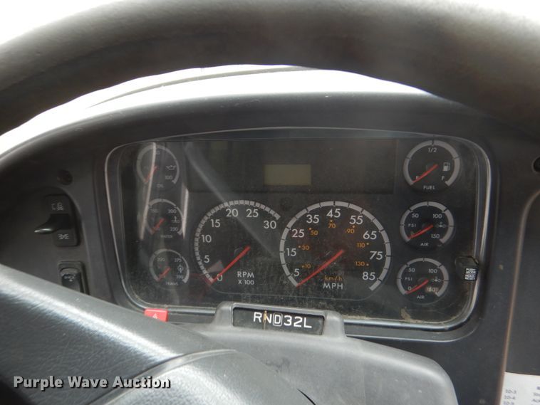 image for item FK9332 2007 Freightliner Thomas Built  school bus