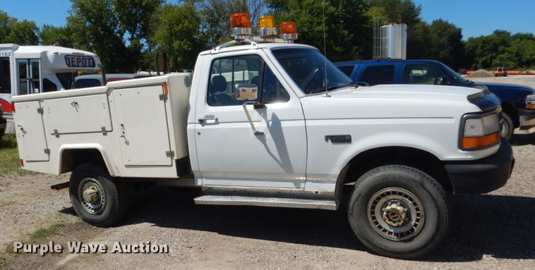 image for item FK9421 1993 Ford F250  utility bed pickup truck