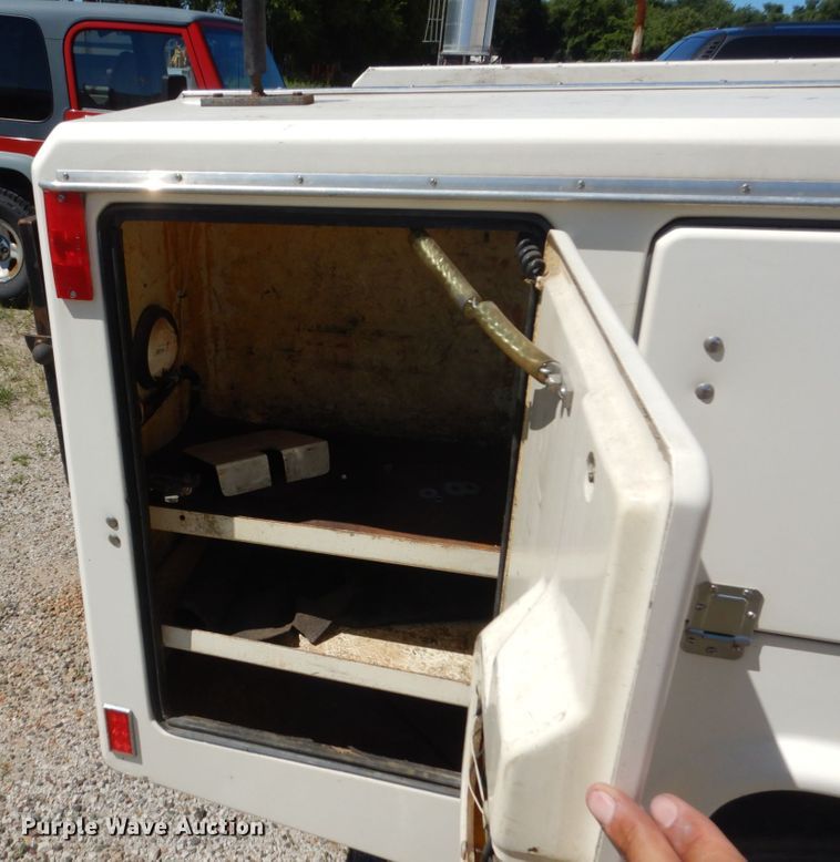 image for item FK9421 1993 Ford F250  utility bed pickup truck