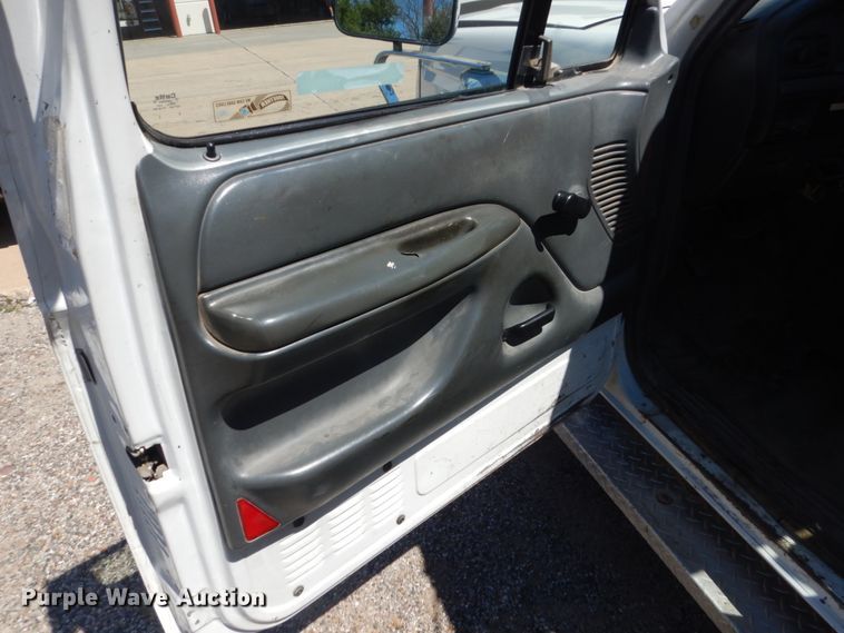 image for item FK9421 1993 Ford F250  utility bed pickup truck