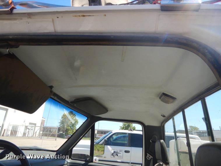 image for item FK9421 1993 Ford F250  utility bed pickup truck