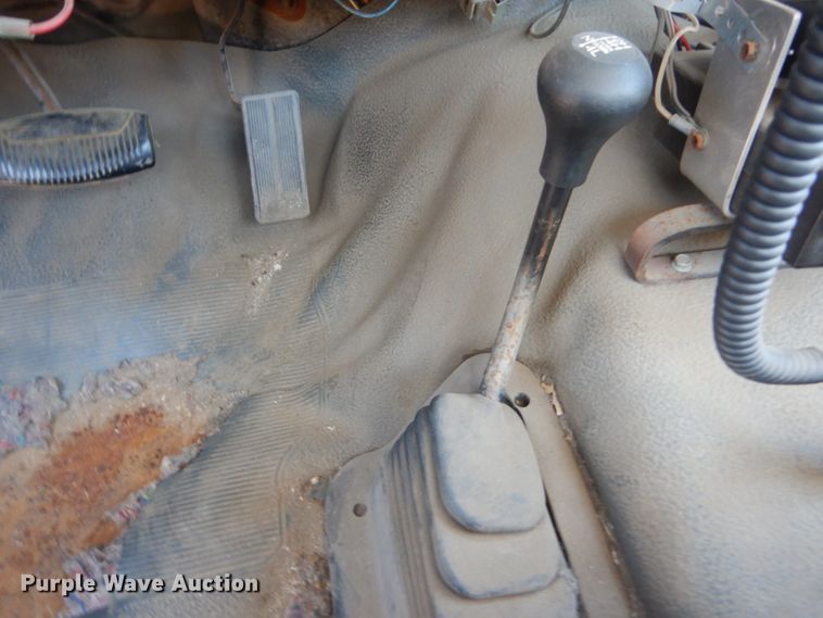 image for item FK9421 1993 Ford F250  utility bed pickup truck