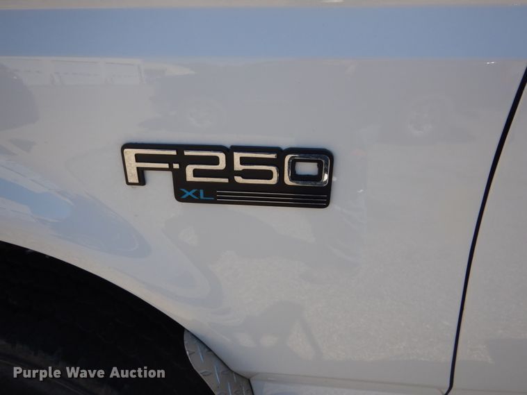 image for item FK9421 1993 Ford F250  utility bed pickup truck