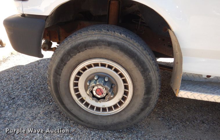 image for item FK9421 1993 Ford F250  utility bed pickup truck