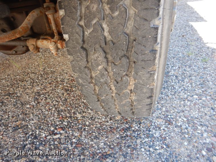 image for item FK9421 1993 Ford F250  utility bed pickup truck