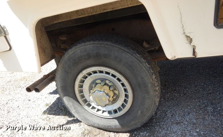 image for item FK9421 1993 Ford F250  utility bed pickup truck