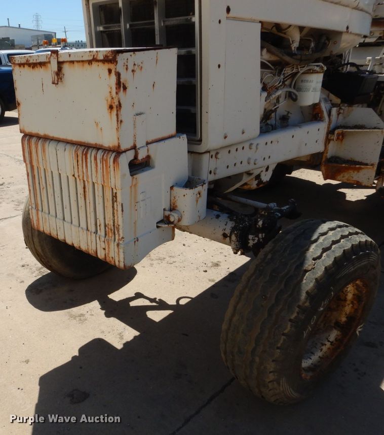 image for item FK9424 International 100 Hydro  tractor