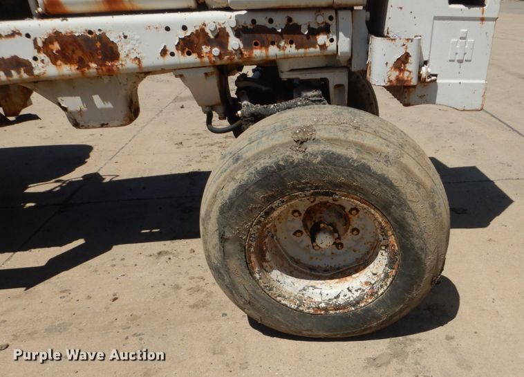 image for item FK9424 International 100 Hydro  tractor