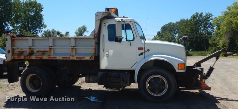 image for item FK9425 1992 International 4900  dump truck