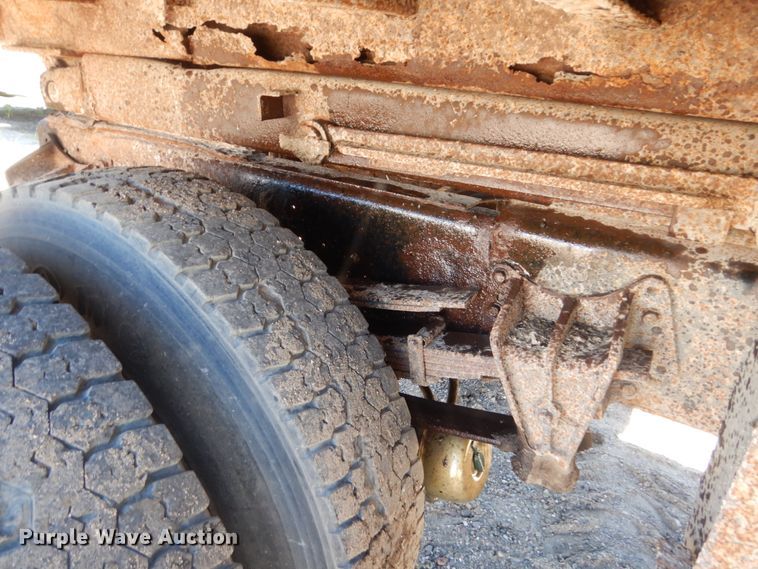 image for item FK9425 1992 International 4900  dump truck