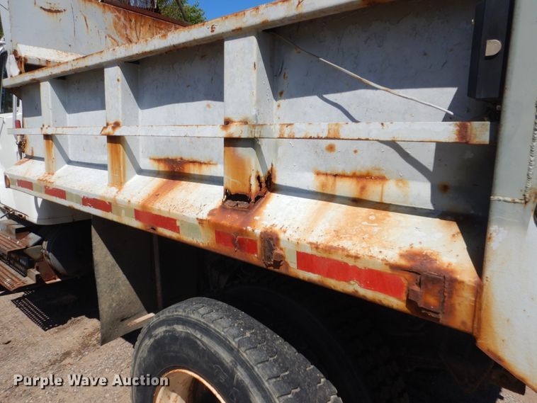 image for item FK9425 1992 International 4900  dump truck