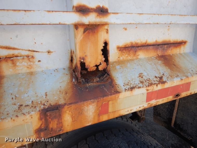 image for item FK9425 1992 International 4900  dump truck