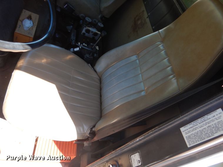 image for item FK9425 1992 International 4900  dump truck