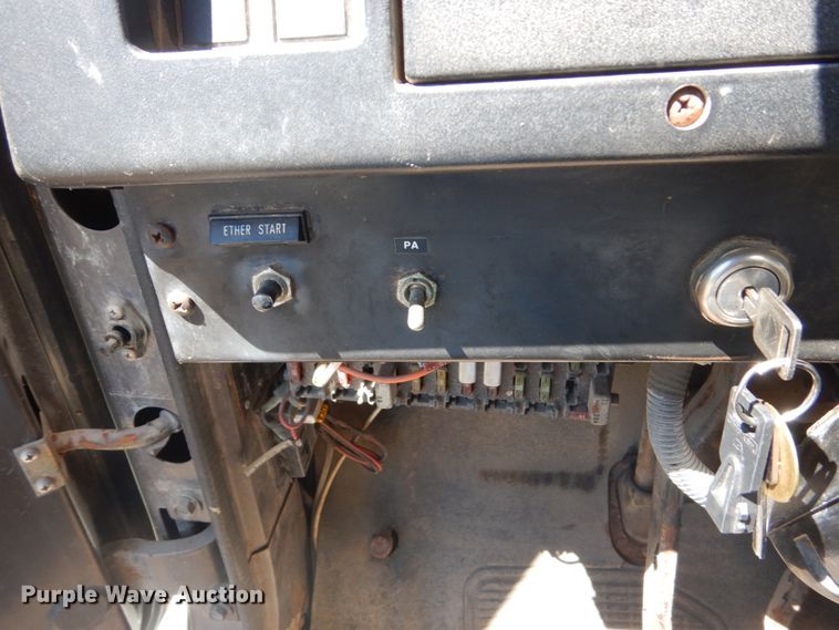 image for item FK9425 1992 International 4900  dump truck