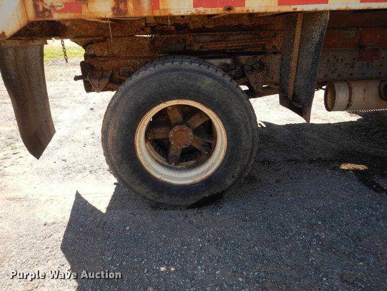 image for item FK9425 1992 International 4900  dump truck