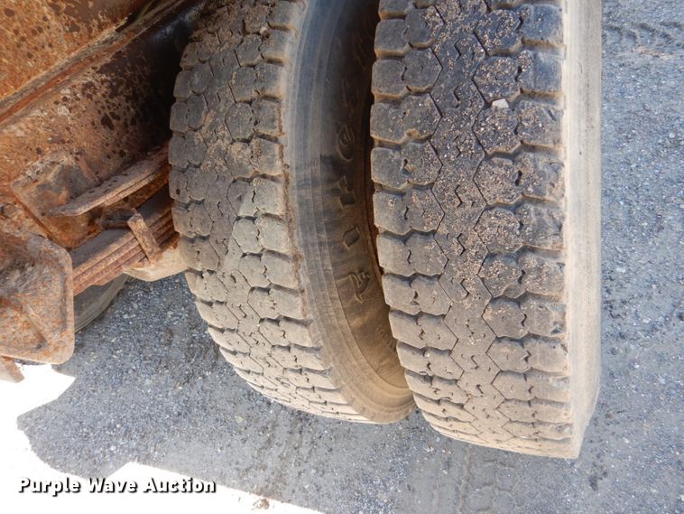 image for item FK9425 1992 International 4900  dump truck