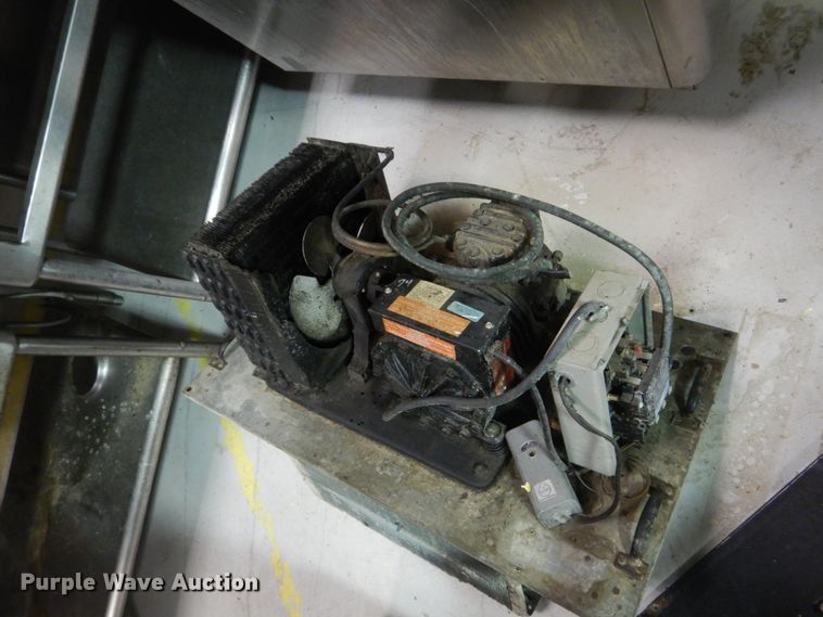 image for item FK9463 Victory VS-74-S cooler