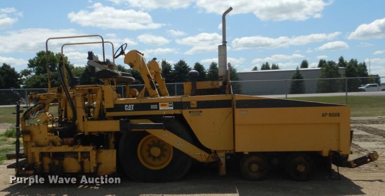 image for item FT9011 1991 Caterpillar AP-800B  paver
