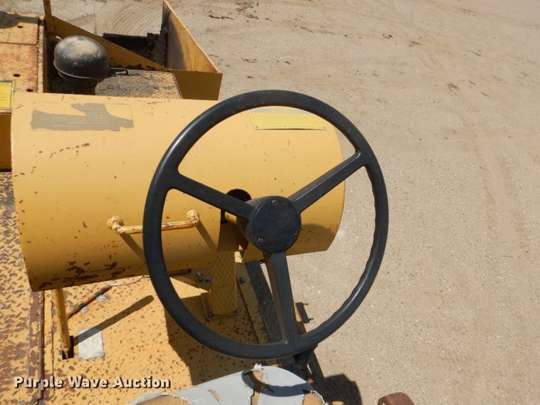 image for item FT9011 1991 Caterpillar AP-800B  paver