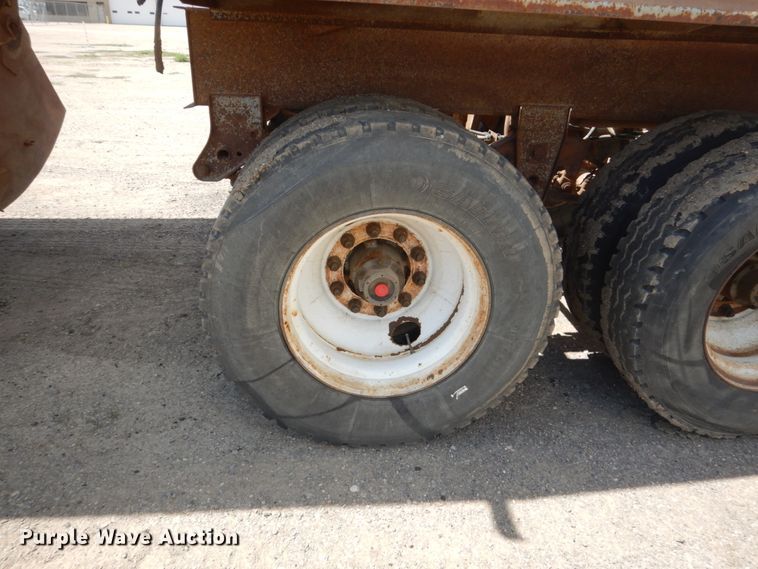 image for item FT9012 1999 Trail King TK54BDU bottom dump trailer