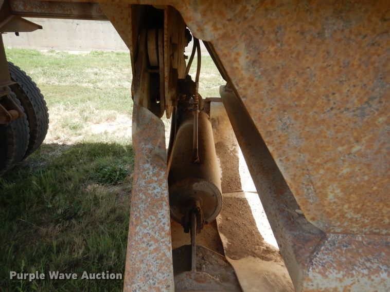 image for item FT9013 1998 Trail King 8X43 bottom dump trailer