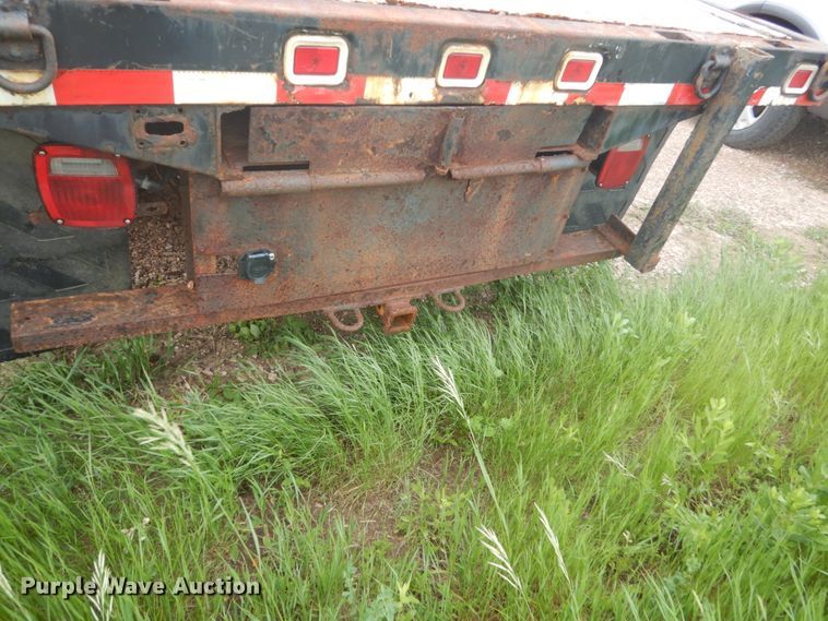 image for item GA9044 2003 Ford F450 Super Duty  flatbed truck