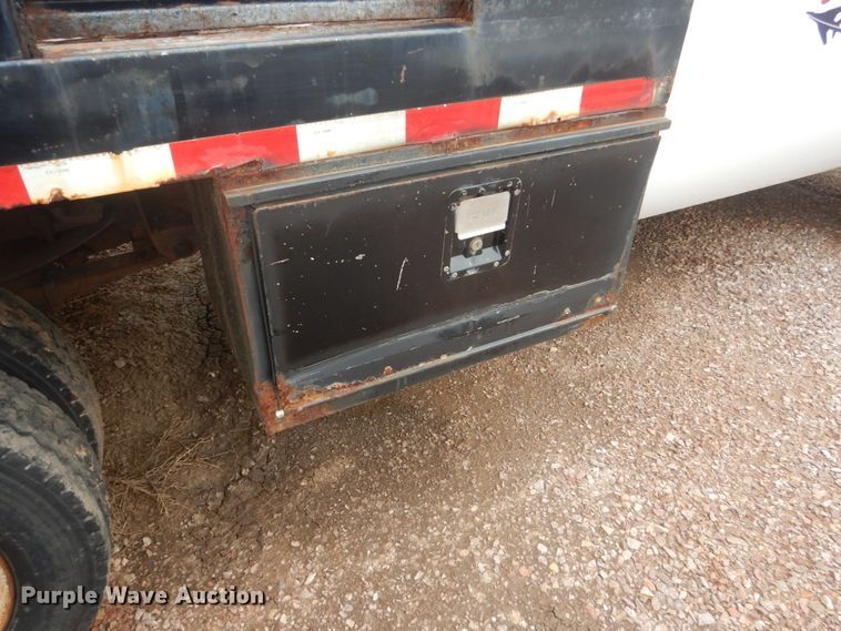 image for item GA9044 2003 Ford F450 Super Duty  flatbed truck