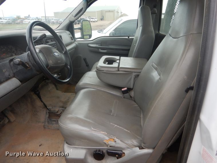 image for item GA9044 2003 Ford F450 Super Duty  flatbed truck