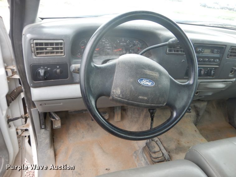 image for item GA9044 2003 Ford F450 Super Duty  flatbed truck