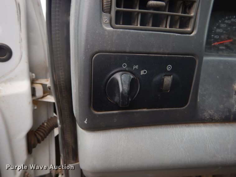 image for item GA9044 2003 Ford F450 Super Duty  flatbed truck