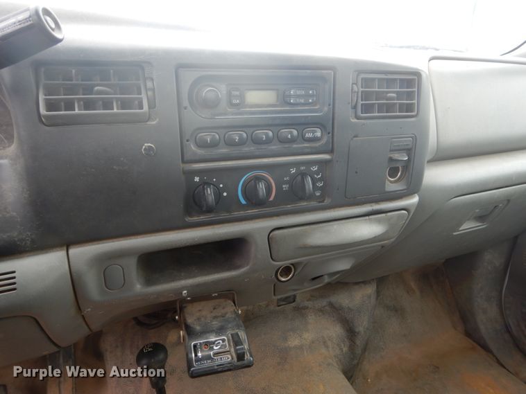 image for item GA9044 2003 Ford F450 Super Duty  flatbed truck