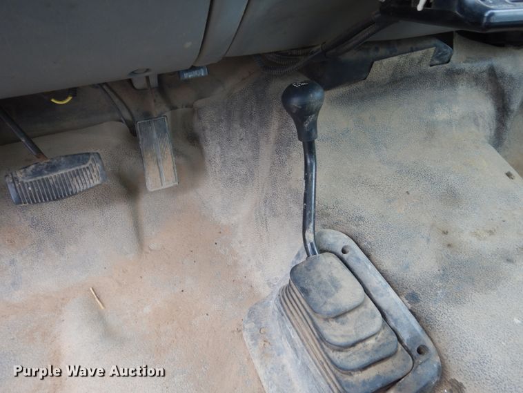 image for item GA9044 2003 Ford F450 Super Duty  flatbed truck