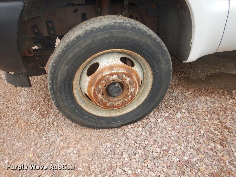 image for item GA9044 2003 Ford F450 Super Duty  flatbed truck