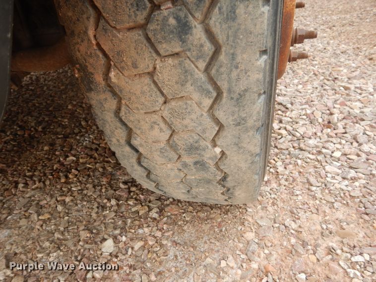 image for item GA9044 2003 Ford F450 Super Duty  flatbed truck